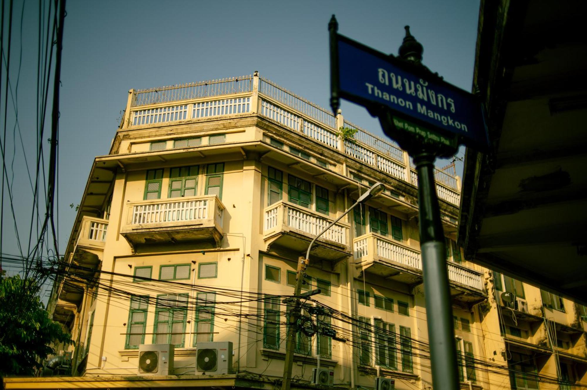 Belivin99 Residence Chinatown Bangkok Buitenkant foto